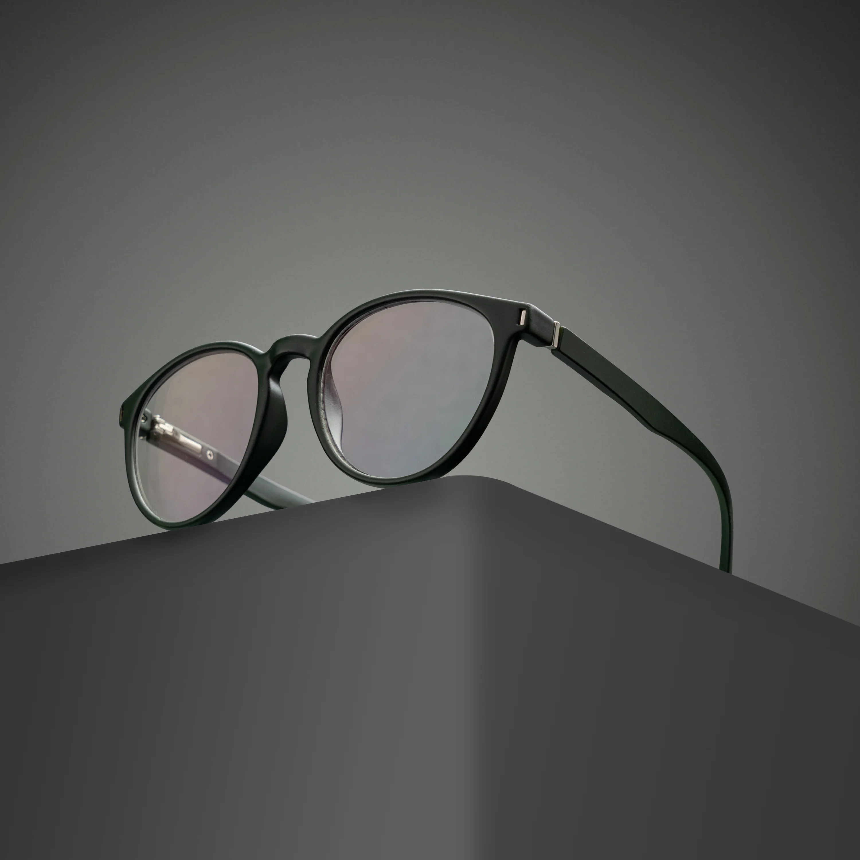 Round Dark Olive green screen frame